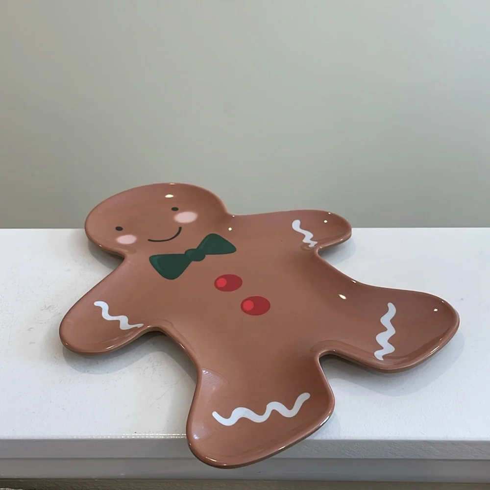 NWT Target Bullseye Playground Gingerbread Man Melamine Christmas Plate
